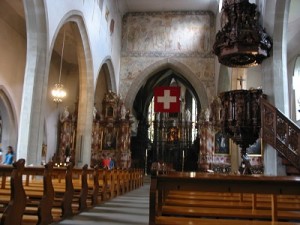 Innenansicht Franziskanerkirche Luzern, bekannt für die gute Akustik Innenansicht Franziskanerkirche Luzern, bekannt für die gute Akustik